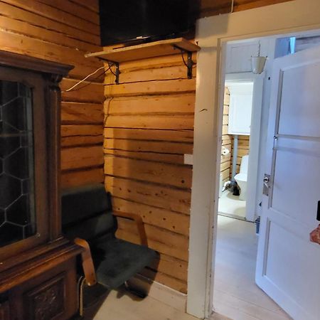 120 Yrs. Old Log House In Kuopio City Centre エクステリア 写真